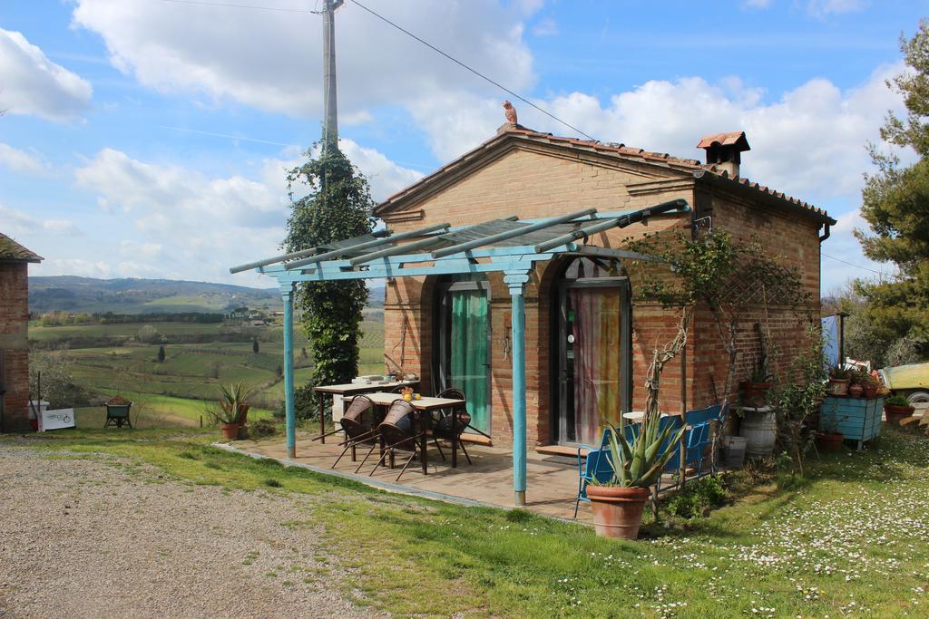 Bio Agriturismo Podere Pretoia 圣吉米纳诺 外观 照片