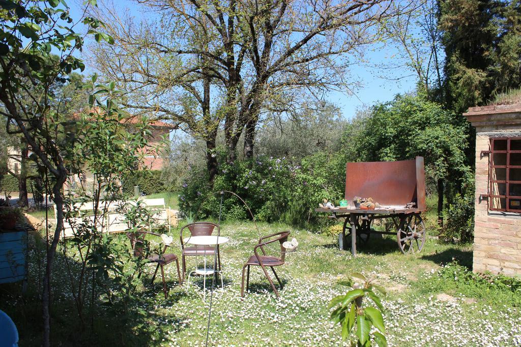 Bio Agriturismo Podere Pretoia 圣吉米纳诺 外观 照片