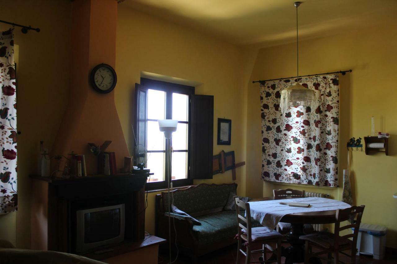 Bio Agriturismo Podere Pretoia 圣吉米纳诺 外观 照片